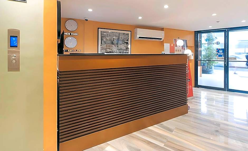 RedDoorz @ EDSA Pasay