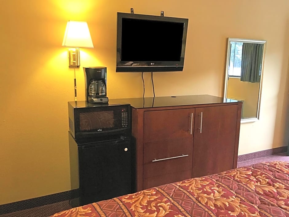 Days Inn by Wyndham York Alabama