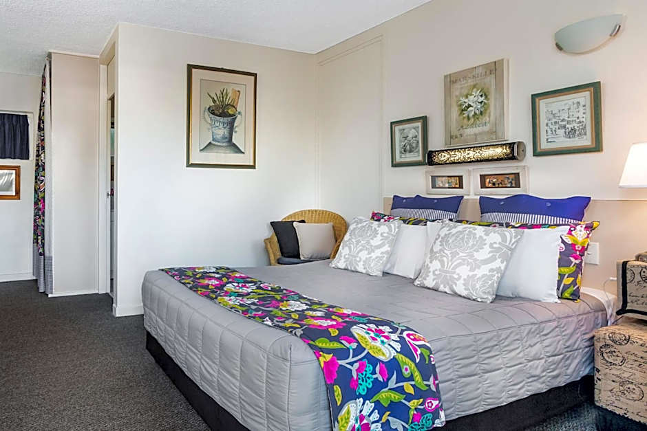 Airport Riverview Motel