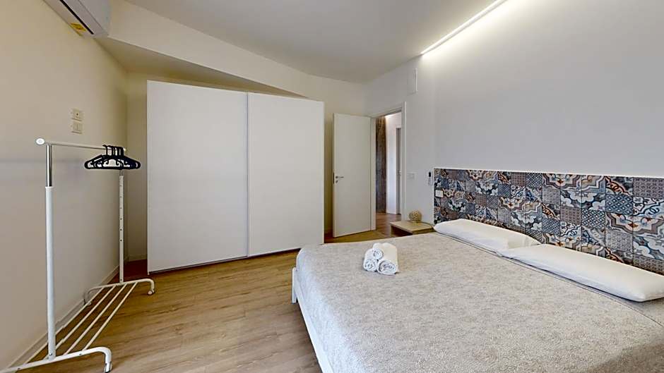 Foto 1 van 3 van 1 Bedroom Apartment, Balcony
