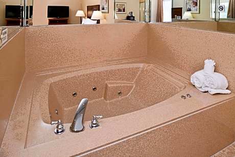 King Suite with Spa Bath - Smoking