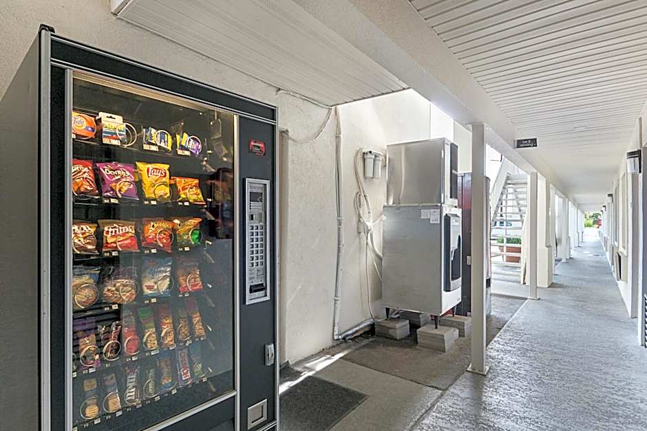 Motel 6-Livingston, TX