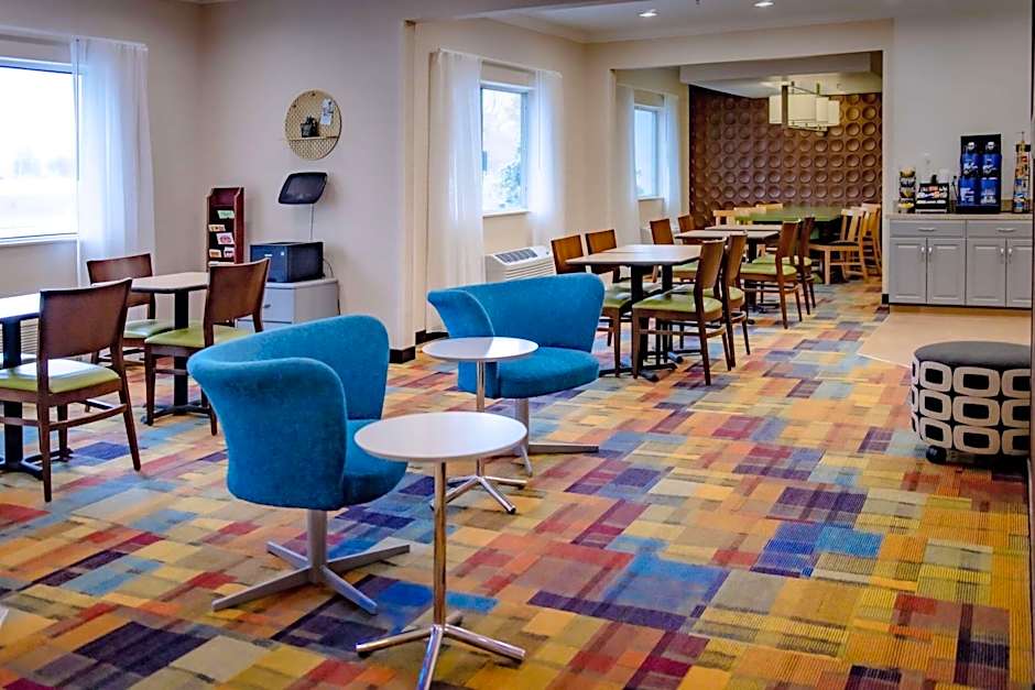 AmericInn by Wyndham Minot