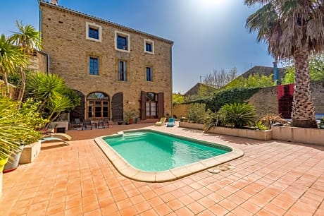 Maison Dix Chambres d'hôtes et Espace SPA Bien être