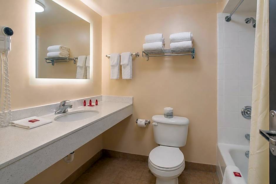 All Seasons Inn & Suites Smithfield Providence
