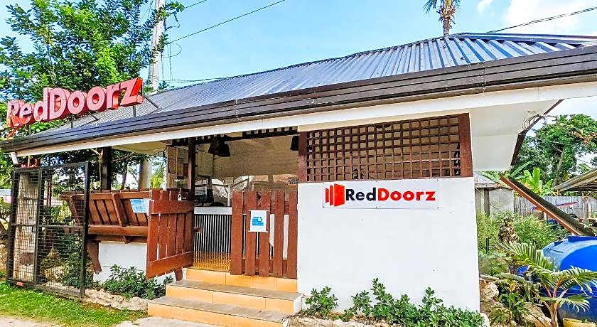 RedDoorz @ Gaea's Apartment Panglao
