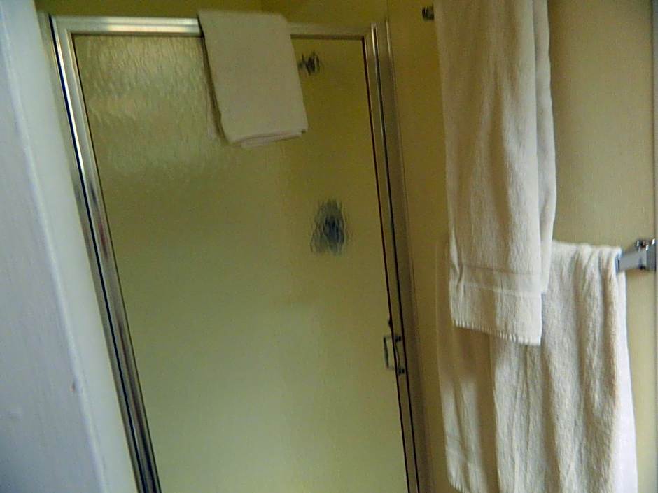 Country Motor Inn