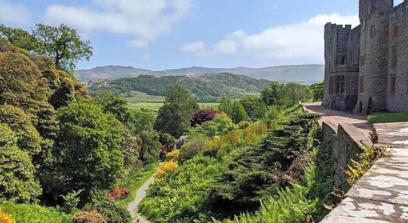 The Wayside and Whisky Barn