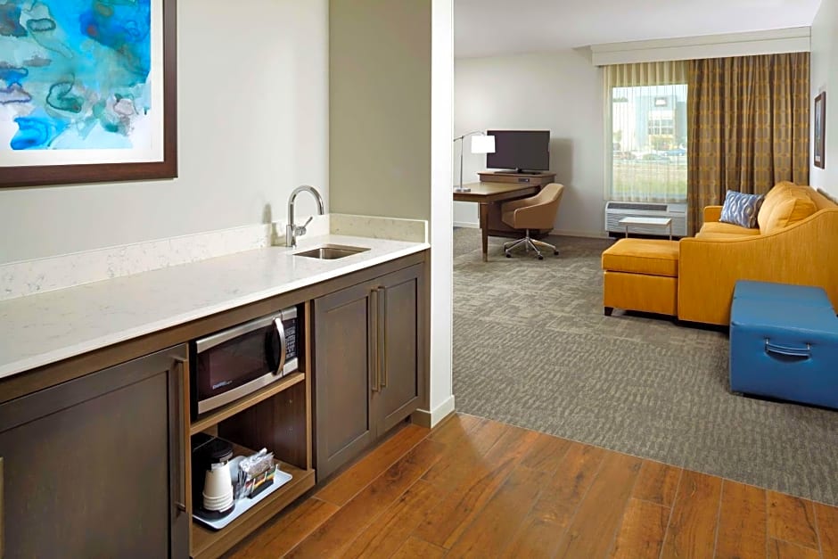 Hampton Inn By Hilton and Suites Pittsburgh/Settlers Ridge, PA