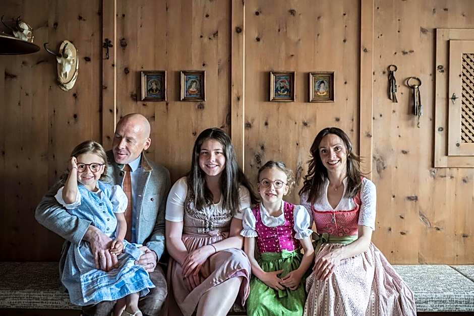 Post Alpina - Family Mountain Chalets