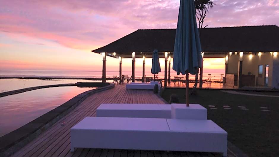 Ombak Bay Lembongan