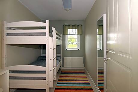 Standard Quadruple Room with Shared Bathroom