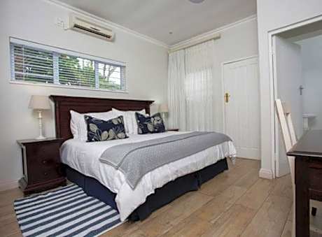 Double or Twin Room Interleading