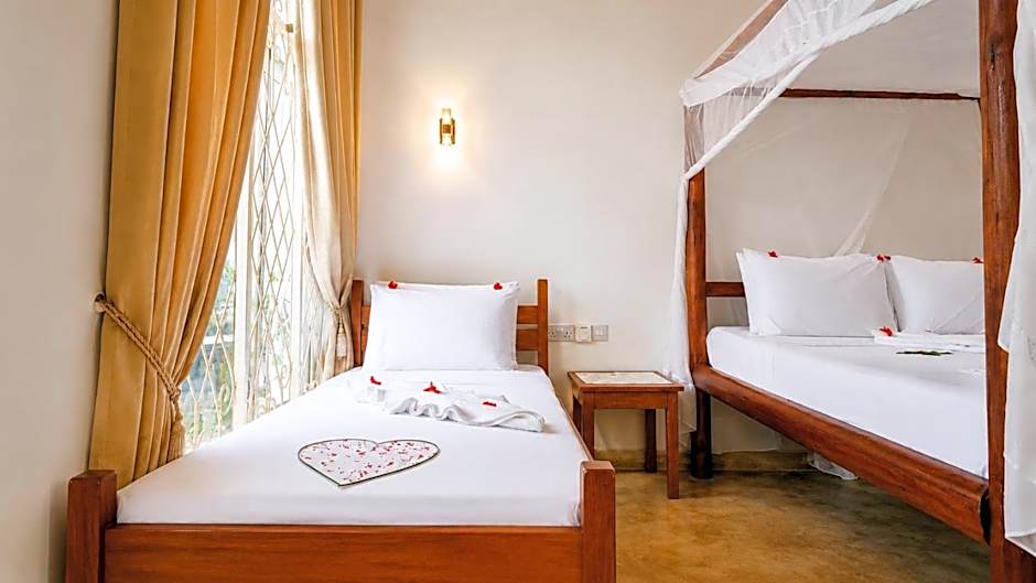 AROYA Boutique Hotel