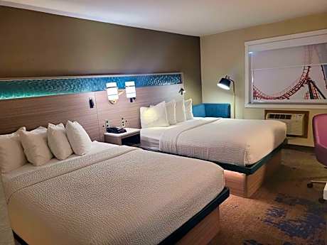 Queen Room with Two Queen Beds - Disability Access