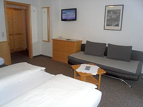 Triple Room with Mountain View