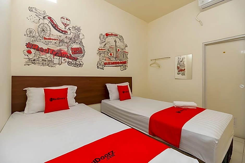 RedDoorz @ Tanjung Duren