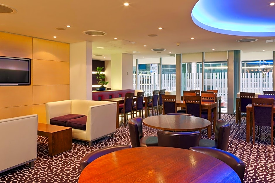 Holiday Inn Express Swiss Cottage – London, 07