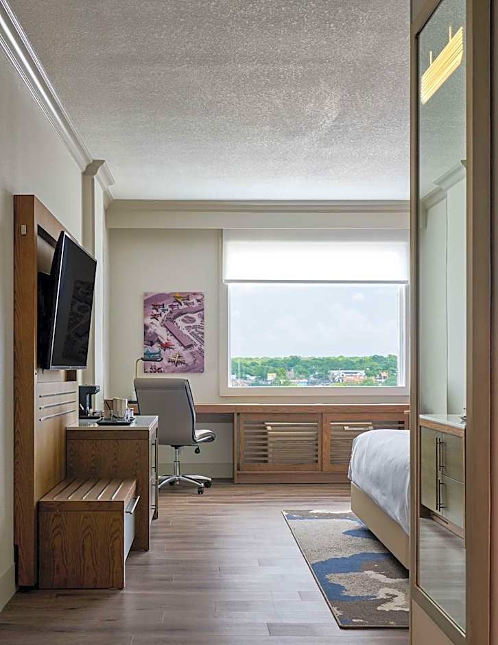 Photo 1 of 5 of 1 King Bed