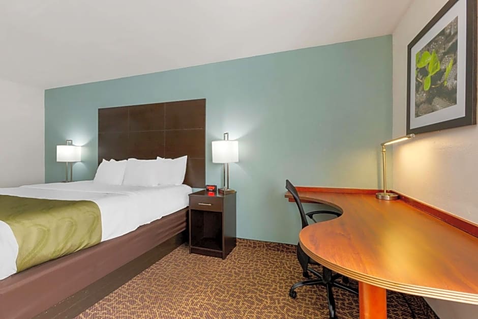 Quality Inn Alexis Rd