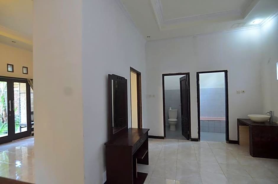 Puri Itoma Bungalows