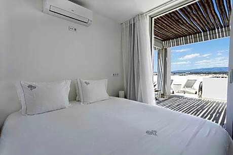 One Bedroom Duplex Apartment with Balcony
