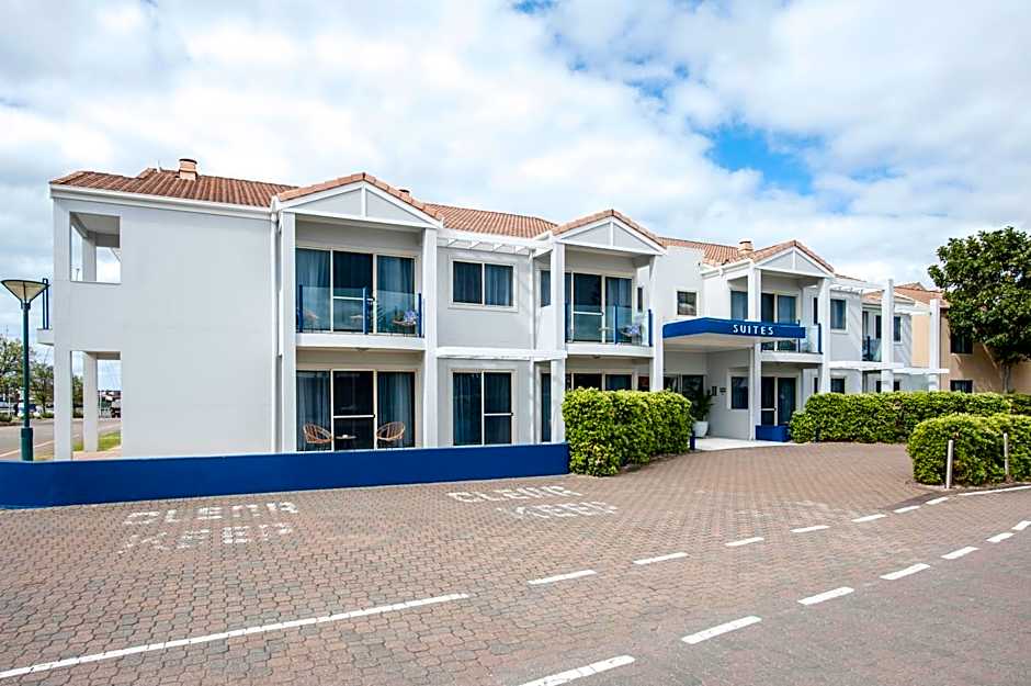 Marina Hotel and Apartments