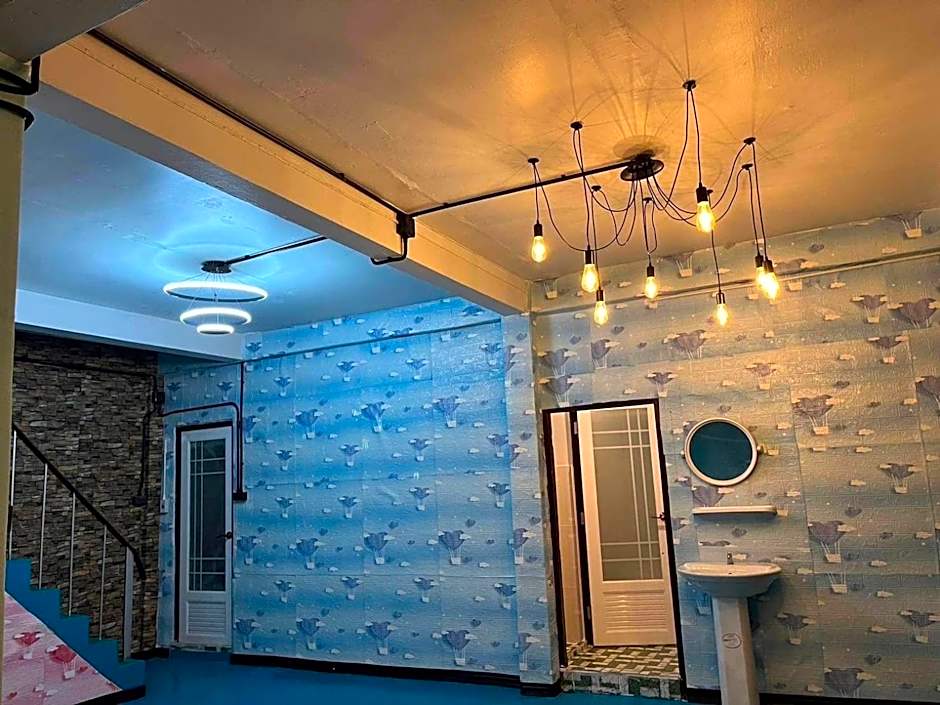D​ Luck​ Hostel
