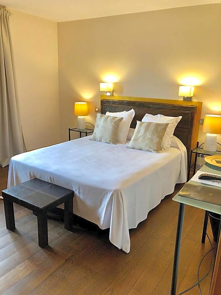 Photo 1 of 13 of 1 Double Bed or 2 Beds