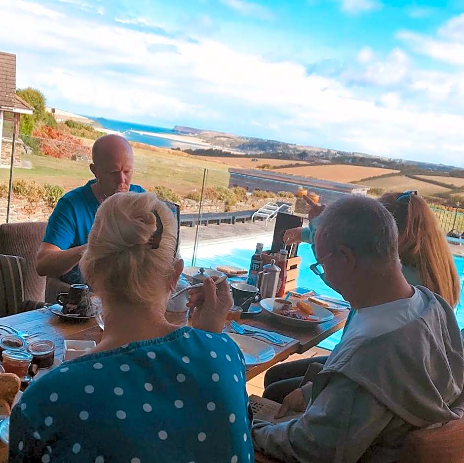 The Pickwick Inn & Oliver's Restaurant