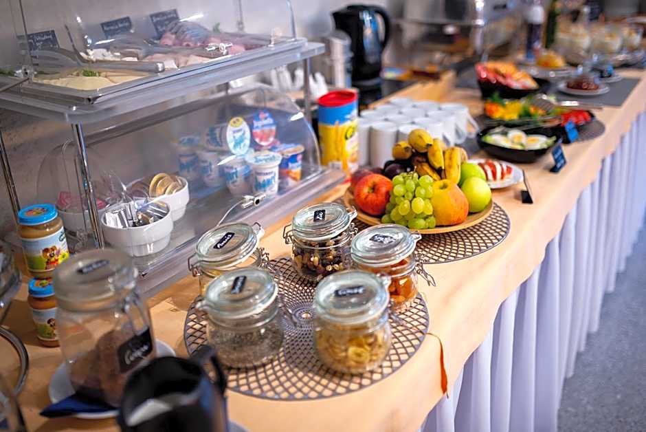 Felicity Garni Hotel