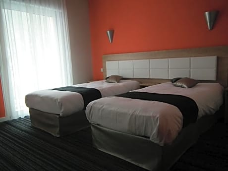 Twin Room with Small Lake View