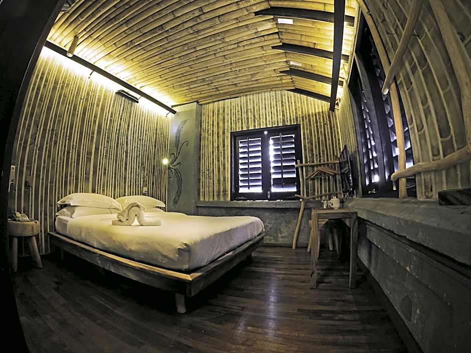 The Happy 8 Retreat @ Old Town