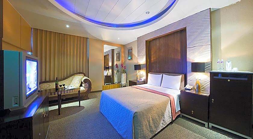 Crystal Business Motel