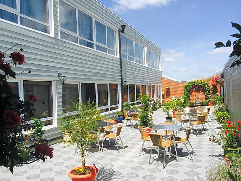 OYO Star Anglia Hotel