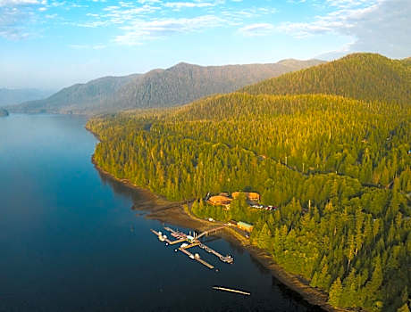 Salmon Falls Resort