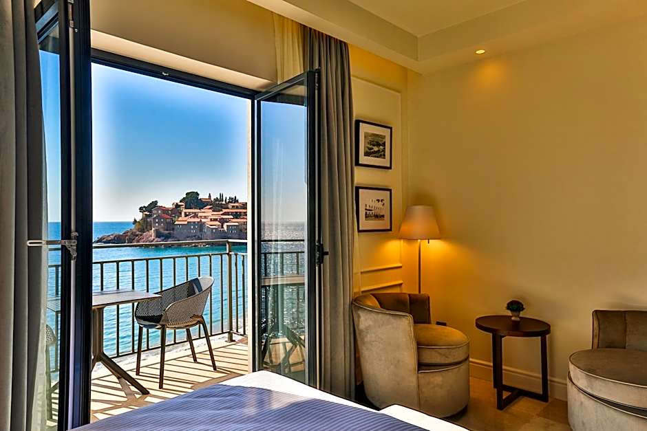 Hotel California by Aycon