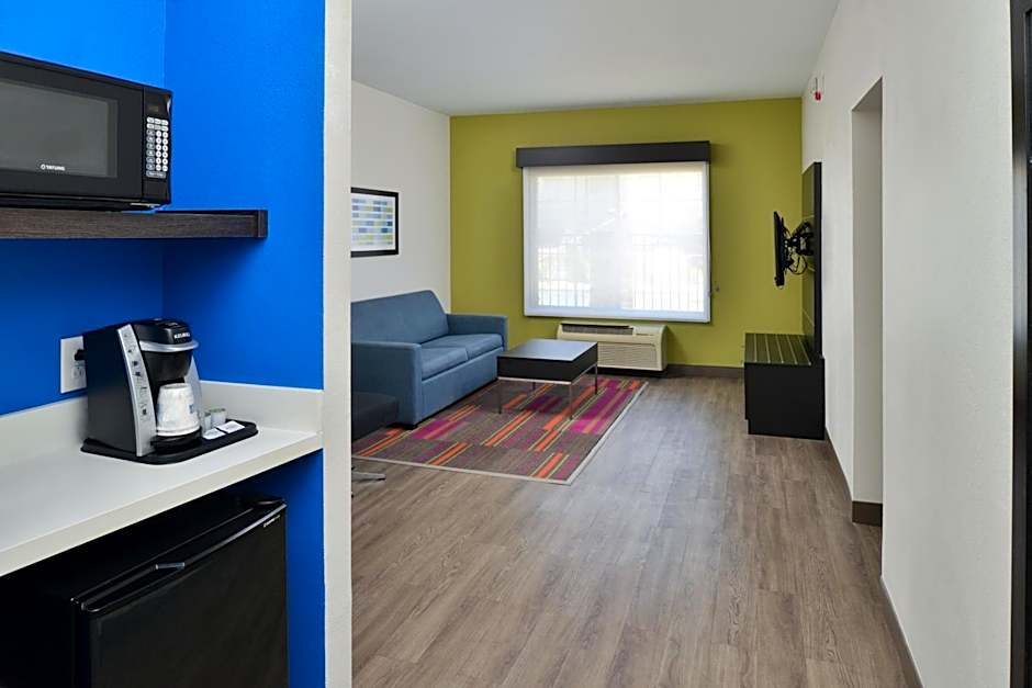 Holiday Inn Express Hotel & Suites Carthage By IHG