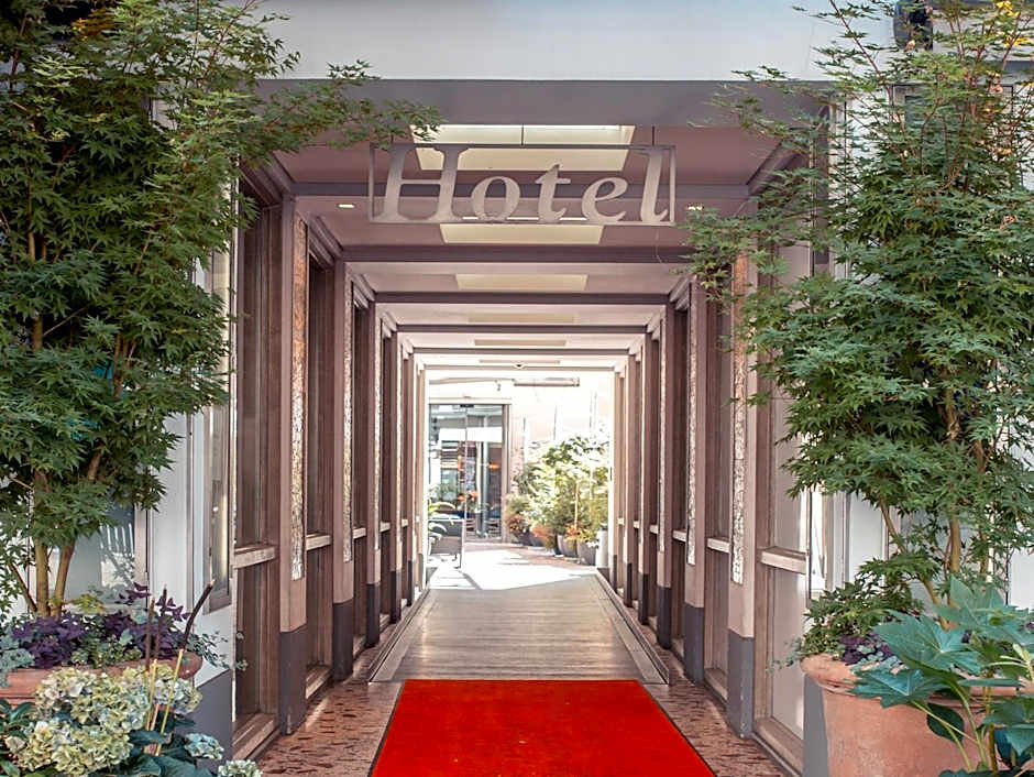 Hotel Bleibtreu Berlin by Golden Tulip