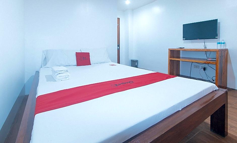 RedDoorz @ Mina's Place 2 Banez Ville Tacloban