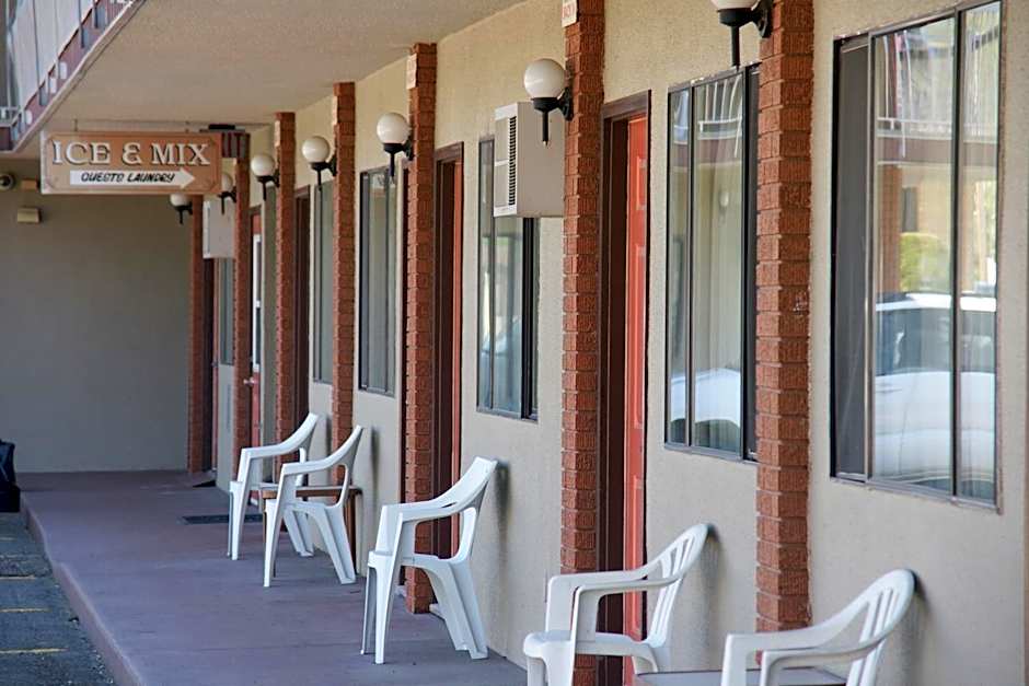 Canadas Best Value Inn & Suites Vernon
