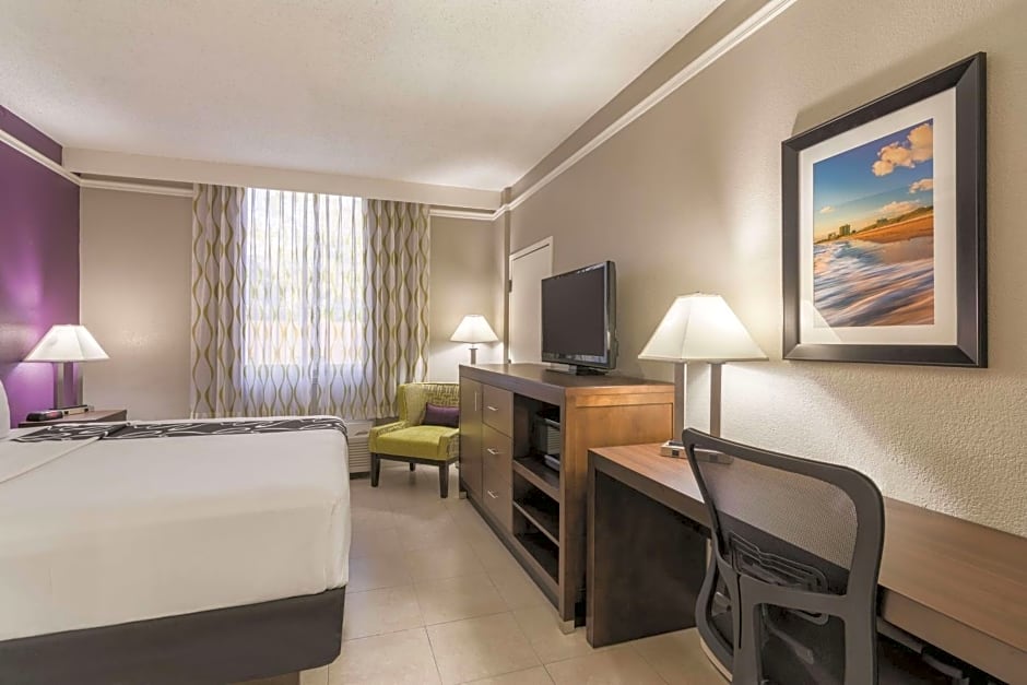 La Quinta Inn & Suites by Wyndham Jupiter