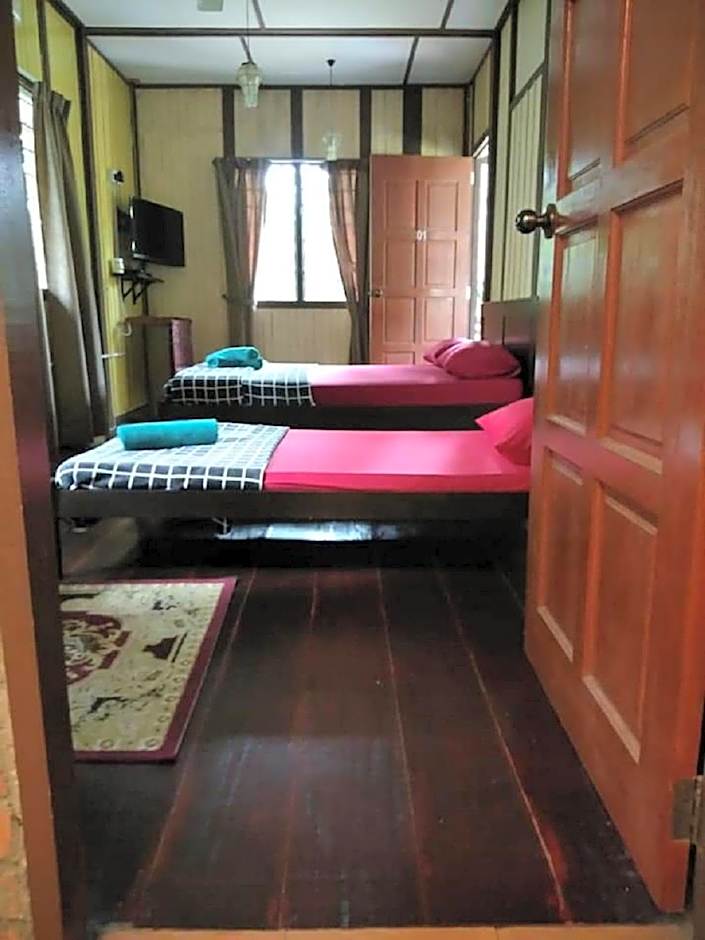D'Impiana Riverview Chalet # Lenggong