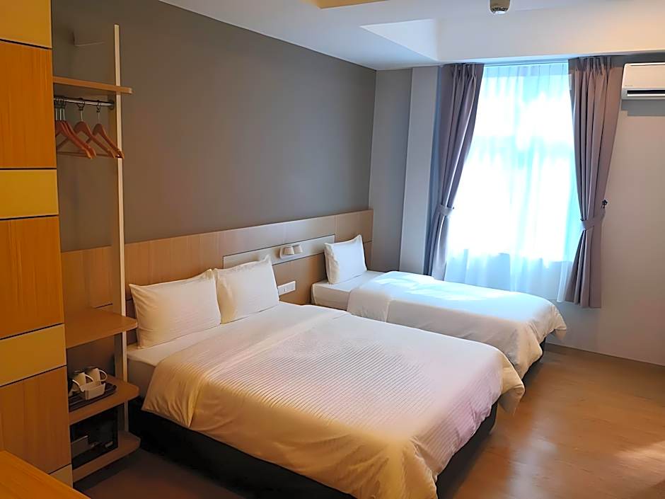 Walk In Hotel
