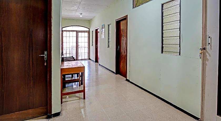 SPOT ON 91716 Kost Yy Syariah