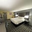 La Quinta Inn & Suites by Wyndham Indianapolis Airport Lynhurst