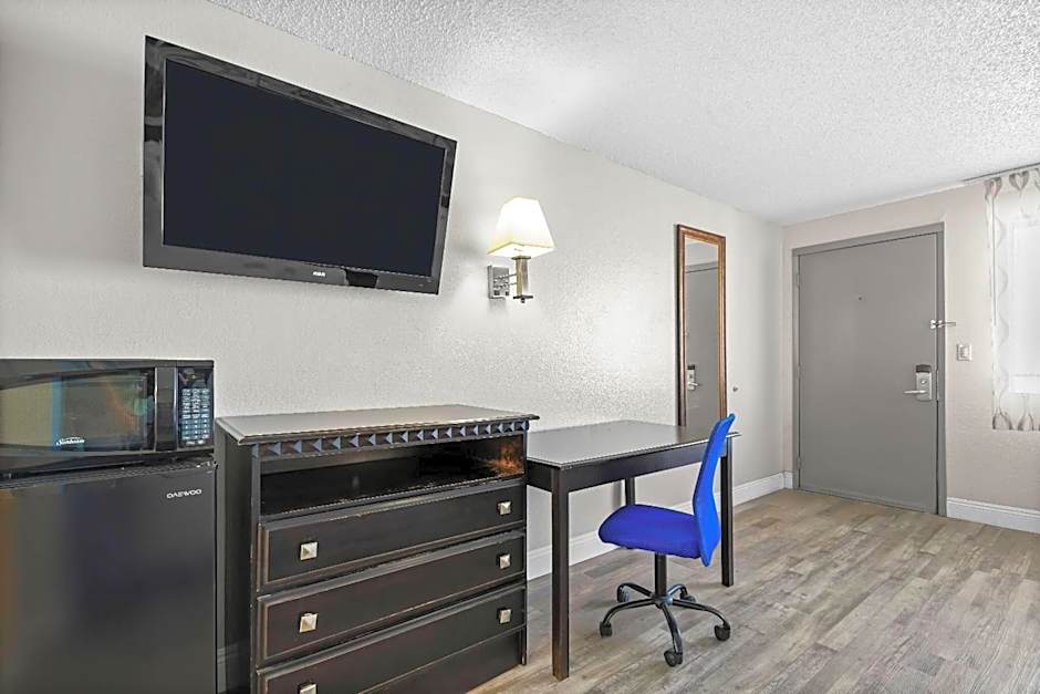 Days Inn by Wyndham Lost Hills