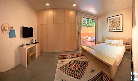 Deluxe Double Room with Bath and Terrace