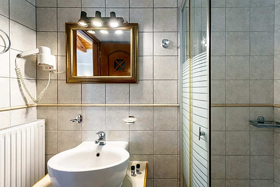 Pleiades Studios All Season Gems - Korinthos Stone Retreats