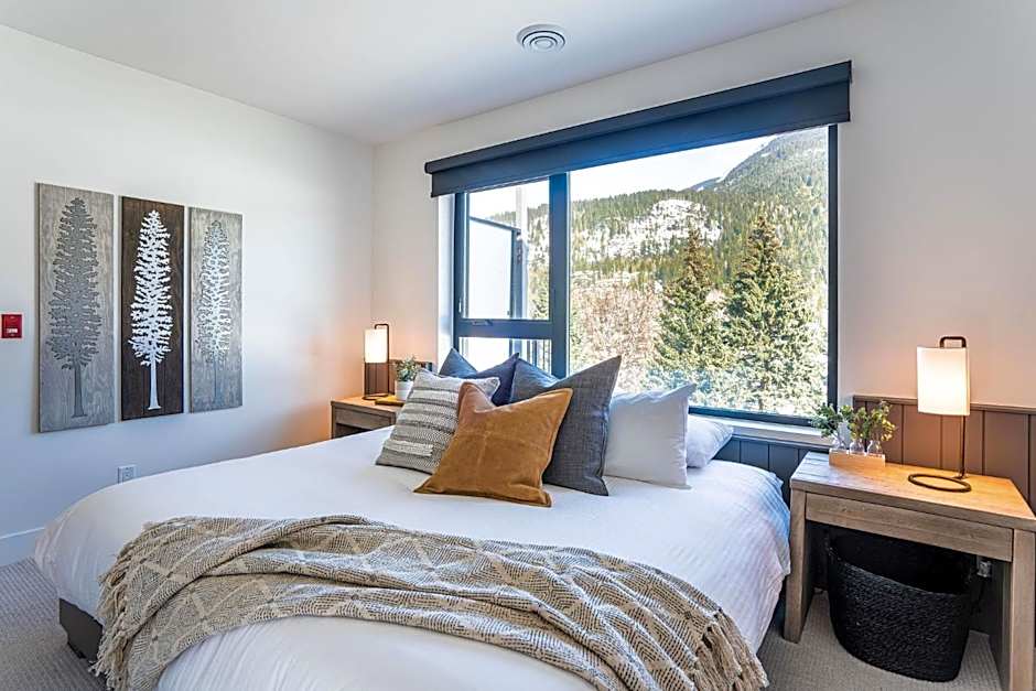 The Big Deck by Revelstoke Vacations